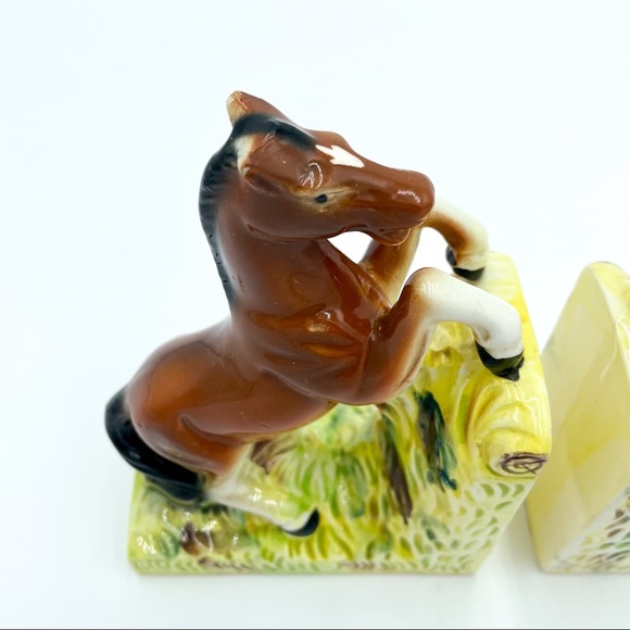 Vintage | Ceramic Horse Figurine Bookends - Picture 5 of 16